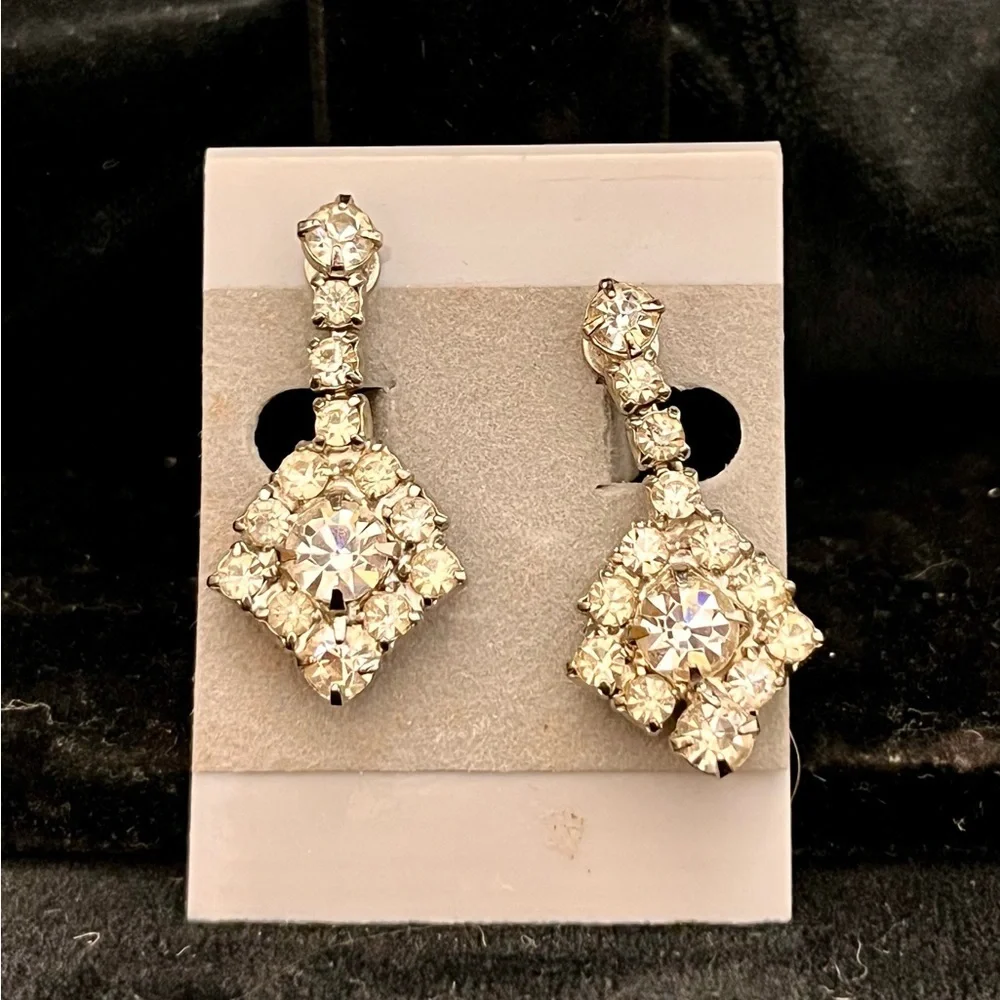 Vintage 1950s Rhinestone Crystal Drop Dangle Earrings Silver Tone Screw Back